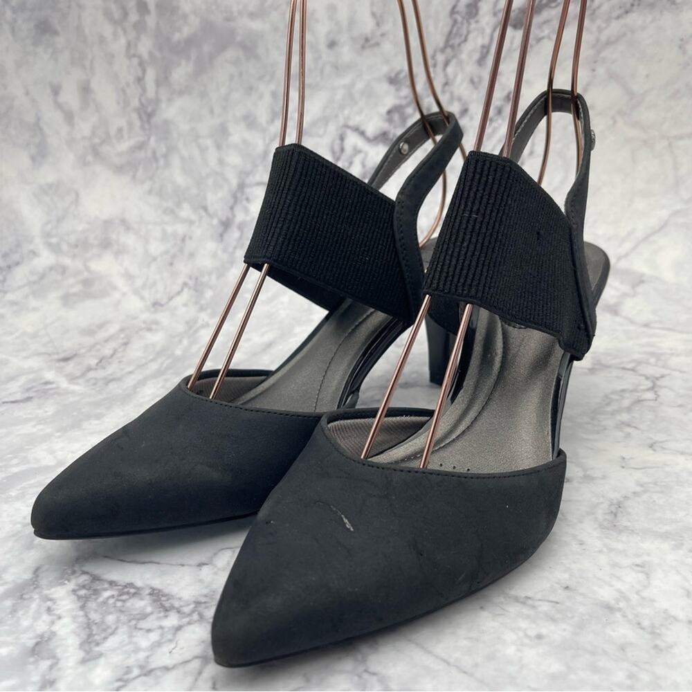 Life Stride Heels. Size 8.5M. Has chewed marks on them. 3” Heel.